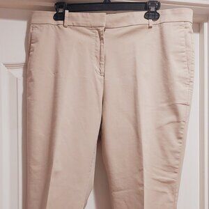 Ann Taylor khaki Capri pants in size 12